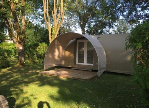 Hotel Camping Au Bois Dormant Chauffour-sur-Vell Esterno foto