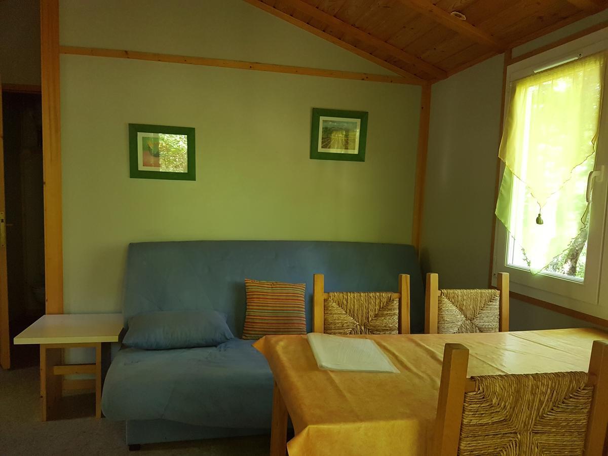 Hotel Camping Au Bois Dormant Chauffour-sur-Vell Esterno foto