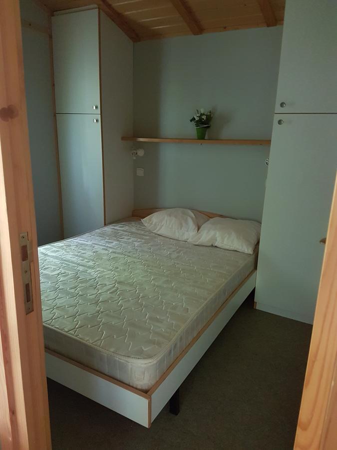 Hotel Camping Au Bois Dormant Chauffour-sur-Vell Esterno foto