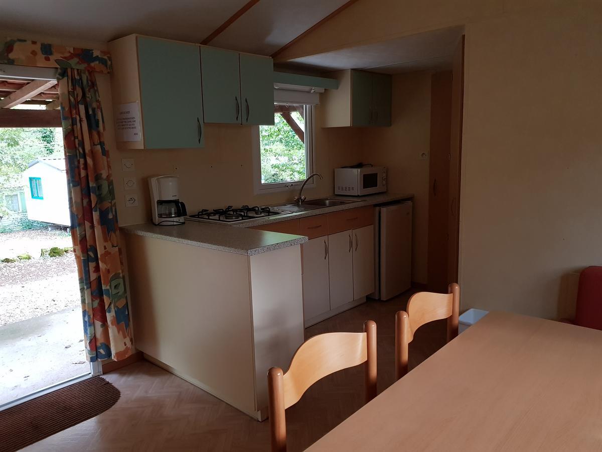 Hotel Camping Au Bois Dormant Chauffour-sur-Vell Esterno foto