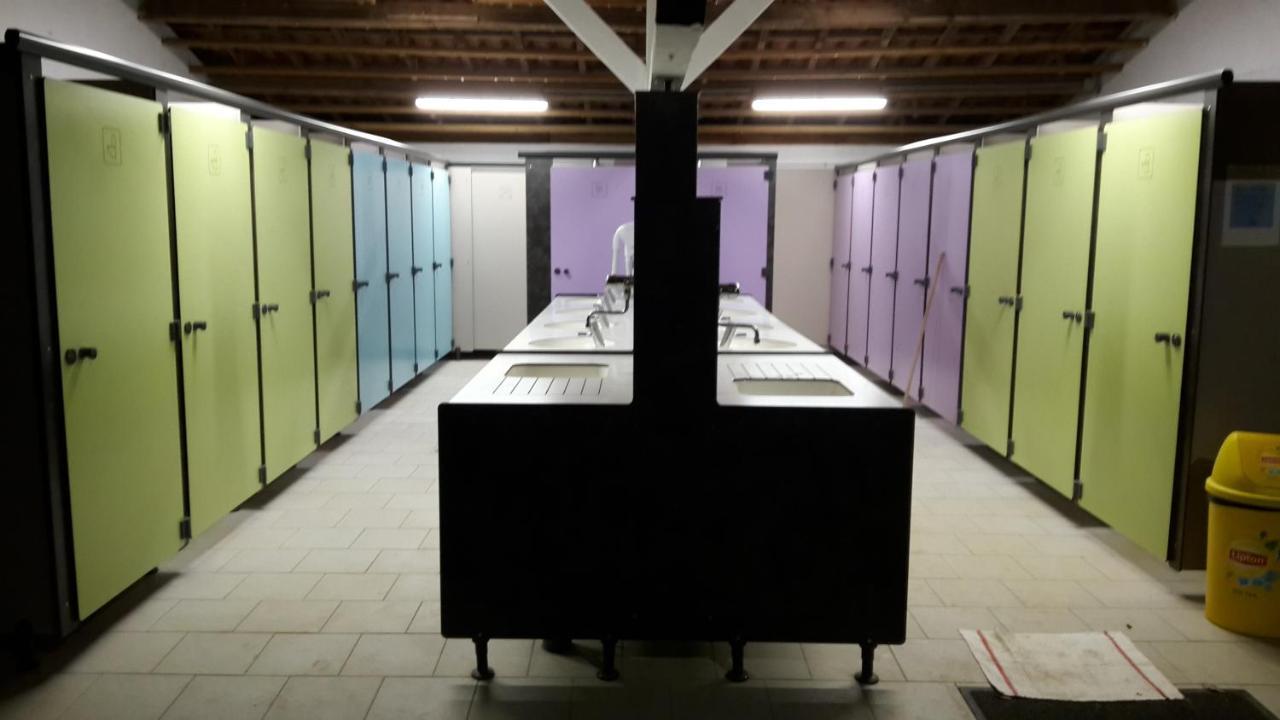 Hotel Camping Au Bois Dormant Chauffour-sur-Vell Esterno foto